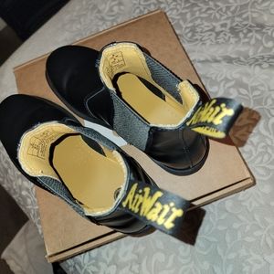 DR MARTEN CHELSEA BOOT